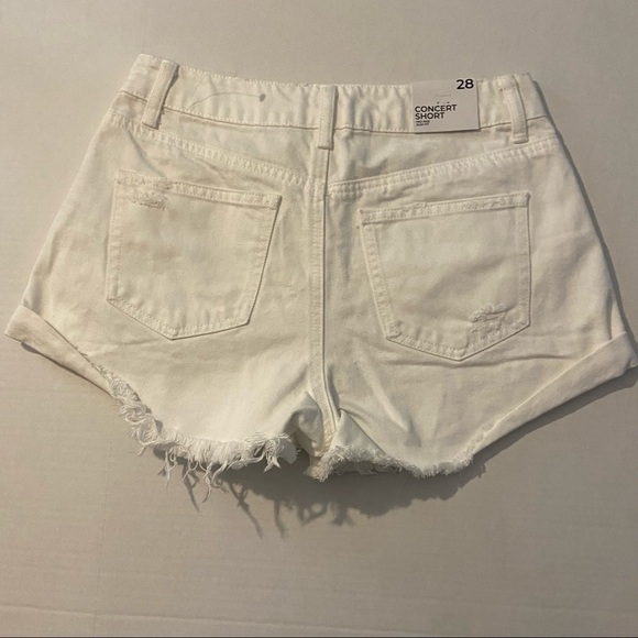 Forever 21 white jean Concert Shorts, mid rise, slim fit, size 28 - Picture 4 of 8